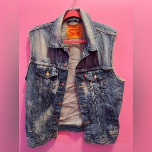 levi’s denim vest